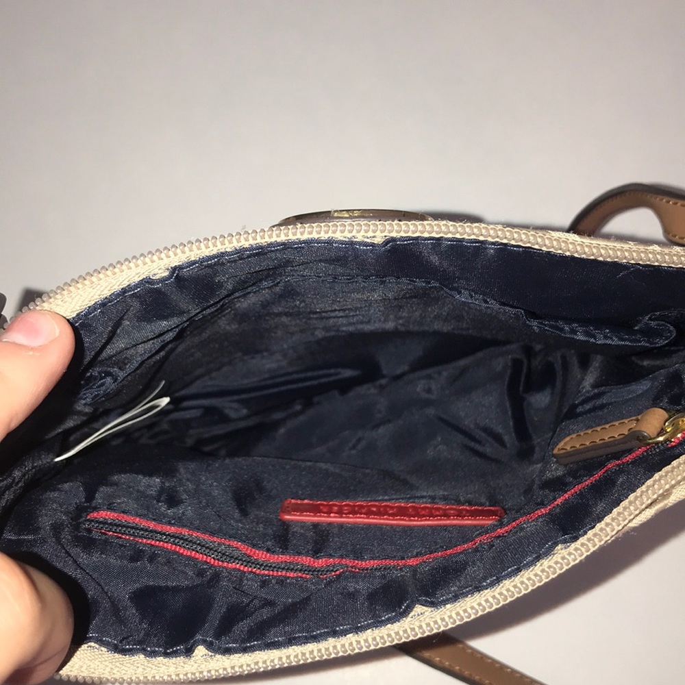 Tommy Hilfiger Cross Body Purse - Picture 4 of 5